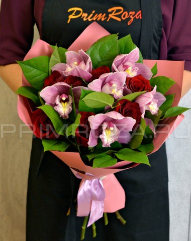 Букет из роз с орхидеями #R006012