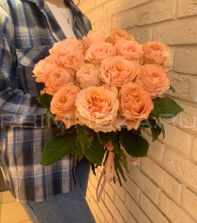 Букет из 15 пионовидных роз Шиммер #R035