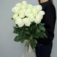 15 высоких белоснежных роз  #DM05