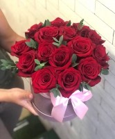 Букет из роз в декоративной коробке #A1579