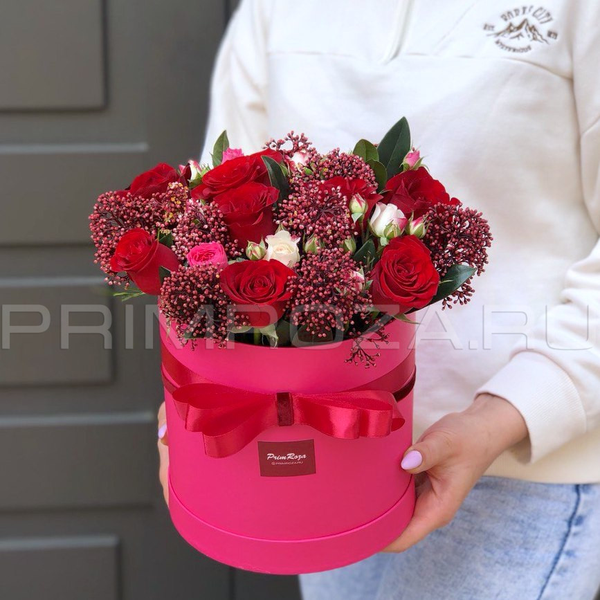 Цветы c доставкой во Владивостоке <br>Сборный букет в декоративной коробке #A7657