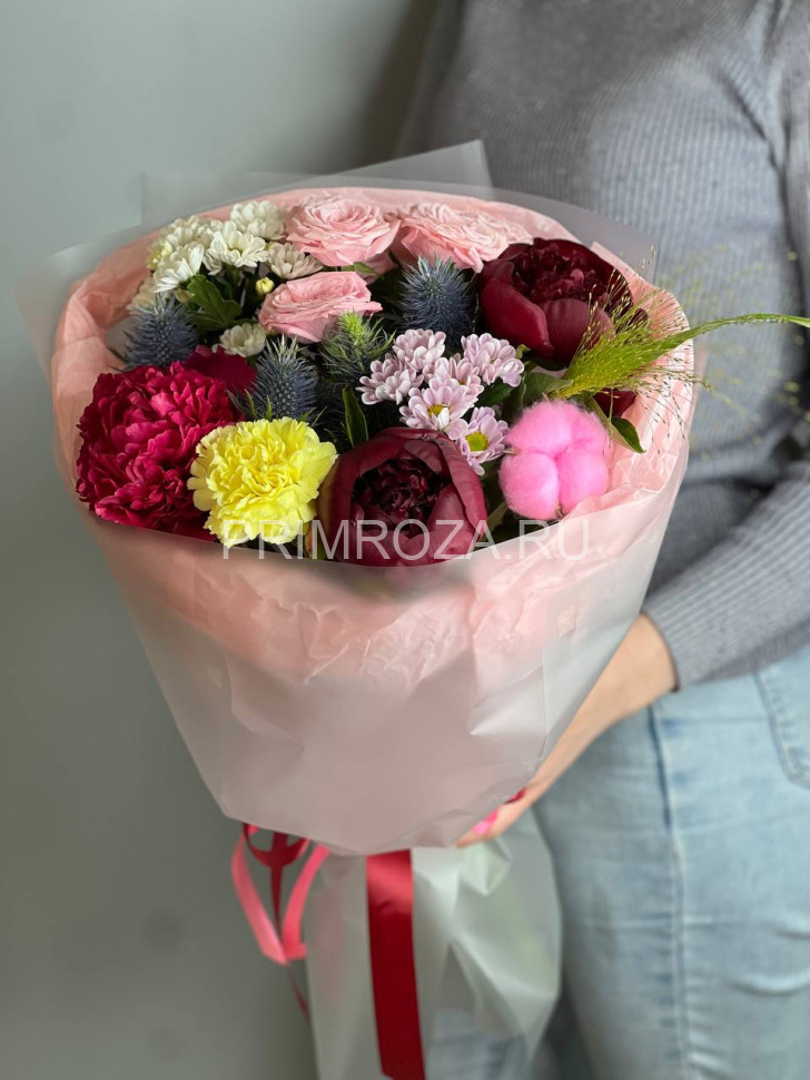 Цветы c доставкой во Владивостоке <br>Сборный букет с пионами 