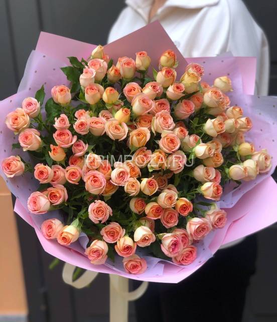 Букет из кустовых роз "Нежность Азоры"