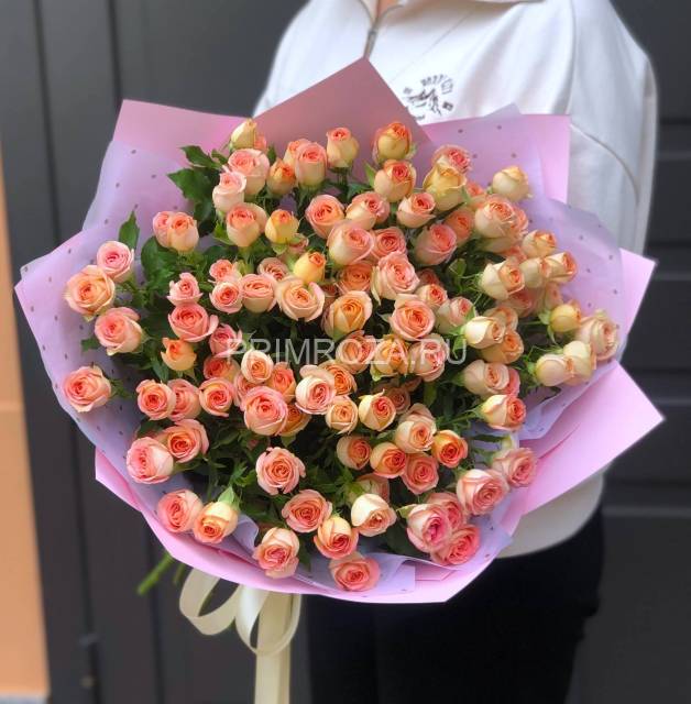 Букет из кустовых роз "Нежность Азоры"