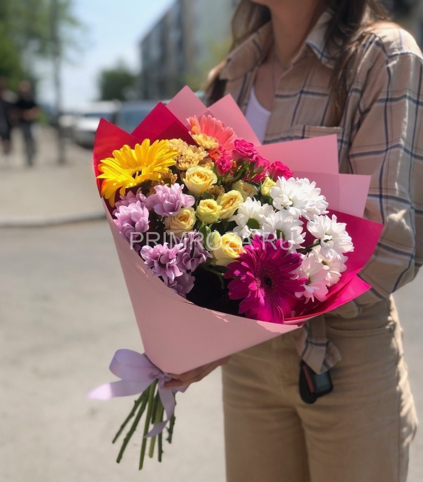 Цветы c доставкой во Владивостоке <br>Букет ассорти с герберами #A6634 