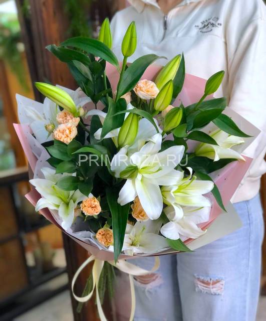 Сборный букет с лилиями #A9515