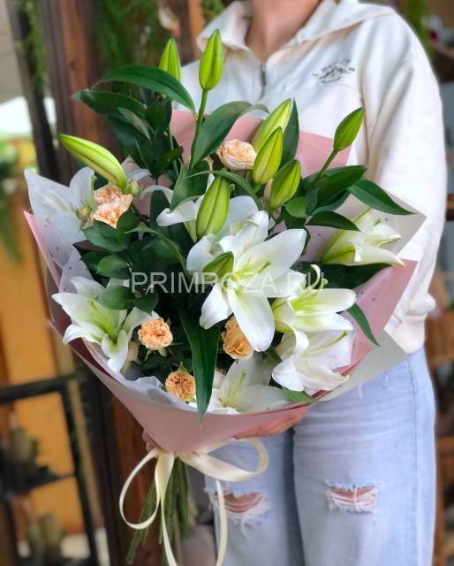 Сборный букет с лилиями #A9515