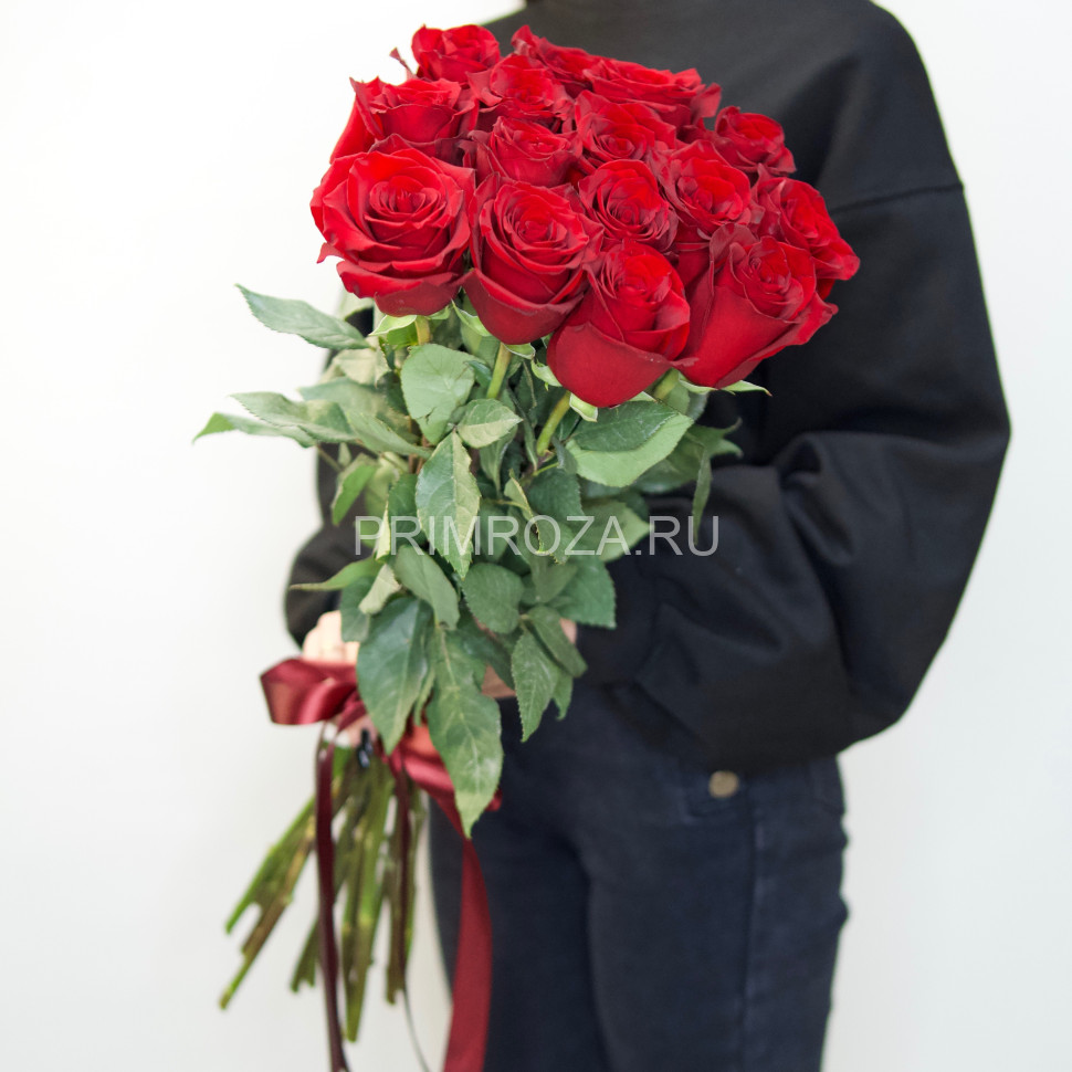 Цветы c доставкой во Владивостоке <br>#DV029 15 красных высоких роз  
