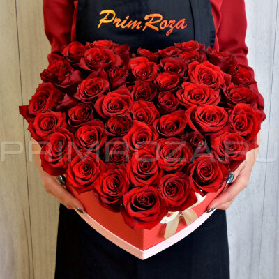  Букет из роз в декоративной коробке #R6015 