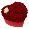 Букет из роз в декоративной коробке #R6016