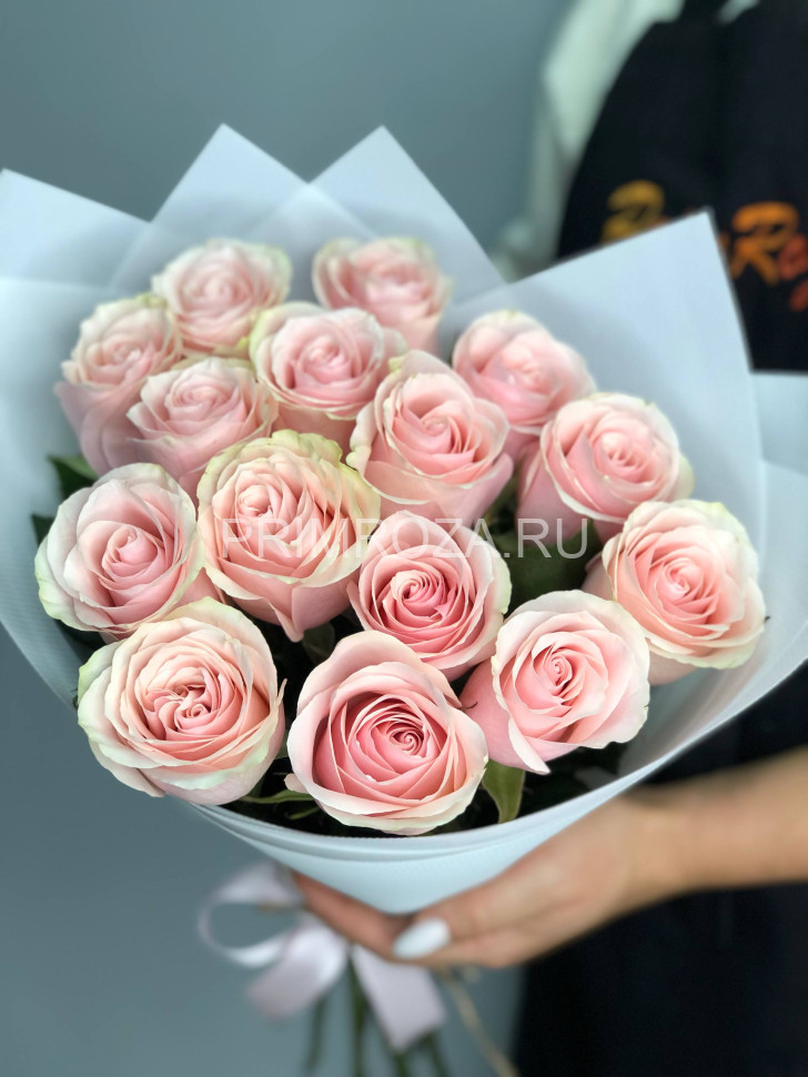 Цветы c доставкой во Владивостоке <br>#DV032 Букет из 15 роз  