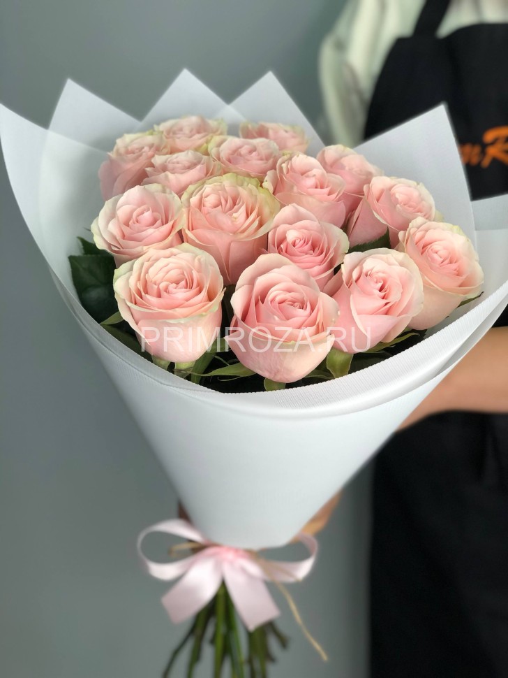 Цветы c доставкой во Владивостоке <br>#DV032 Букет из 15 роз  