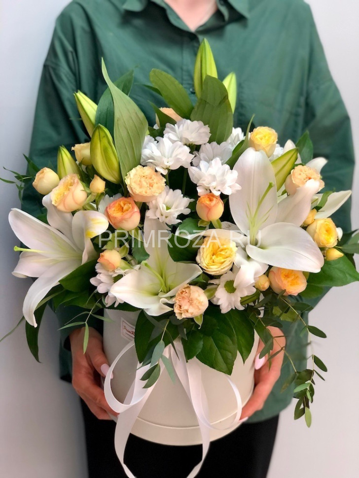 Цветы c доставкой во Владивостоке <br>Сборная композиция из лилии #A2395 