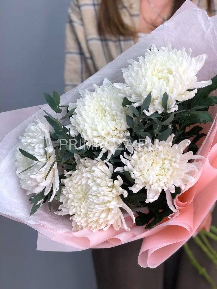 Цветы c доставкой во Владивостоке <br>Букет из одноголовых хризантем  