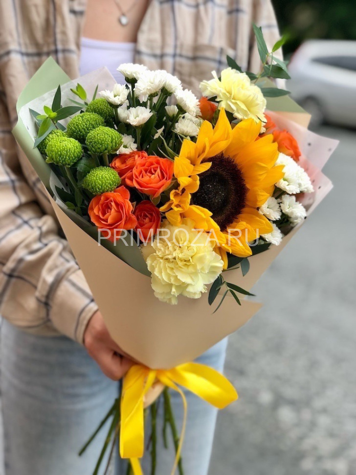 Цветы c доставкой во Владивостоке <br>Букет с подсолнухом и хризантемами #A6645 