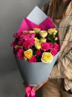 Букет из кустовых роз микс ( 5 шт) 