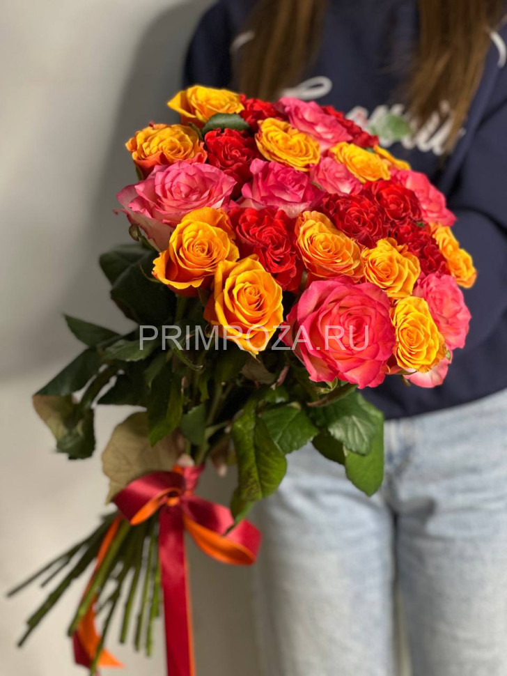 Цветы c доставкой во Владивостоке <br>Букет из 25 роз микс 