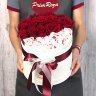 Букет из роз в декоративной коробке с конфетами Raffaello #T019