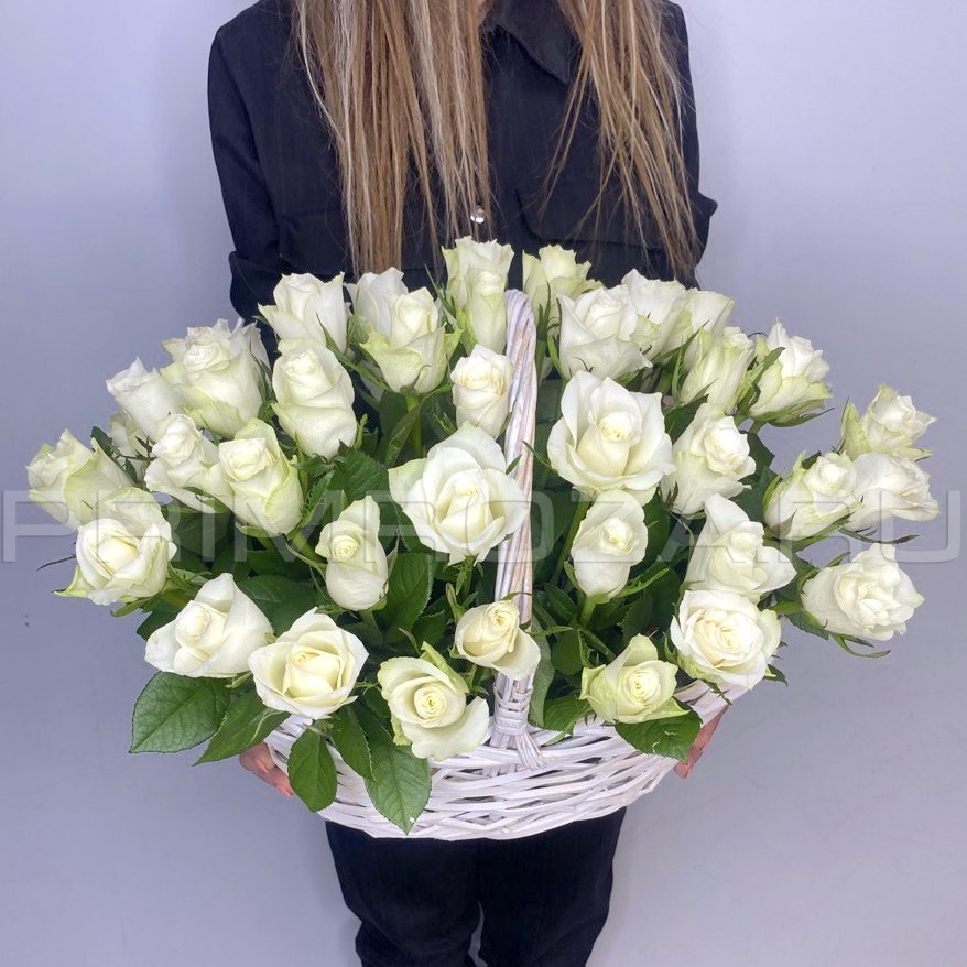 Цветы c доставкой во Владивостоке <br>Розы в декоративной корзине #A8641 