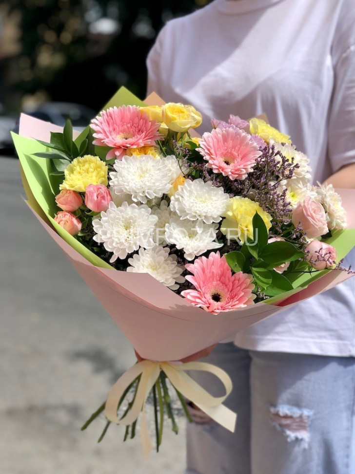 Цветы c доставкой во Владивостоке <br>Сборный нежный букет с герберами #A6651 