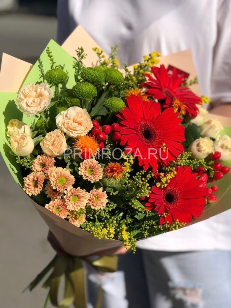 Букет с красными герберами