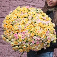 Букет из 101 кустовой розы #R9056