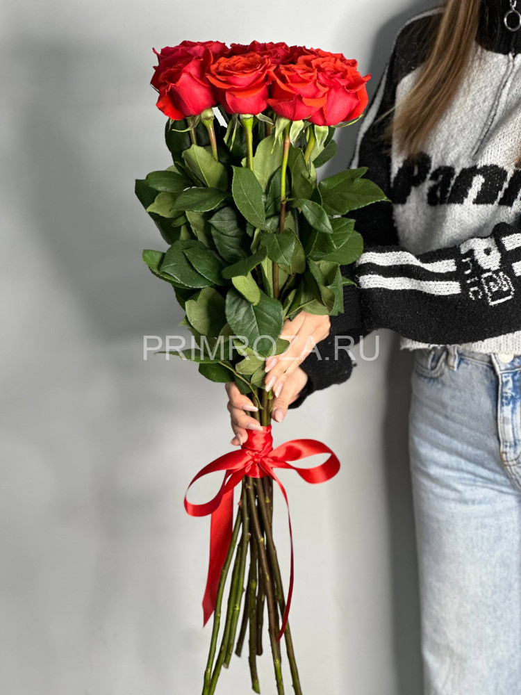 БУКЕТ ИЗ 11  ВЫСОКИХ АЛЫХ РОЗ  #R1145