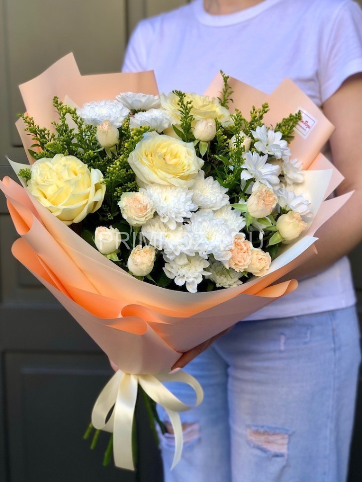 Цветы c доставкой во Владивостоке <br>Нежный букет с пионовидными розами #6656 