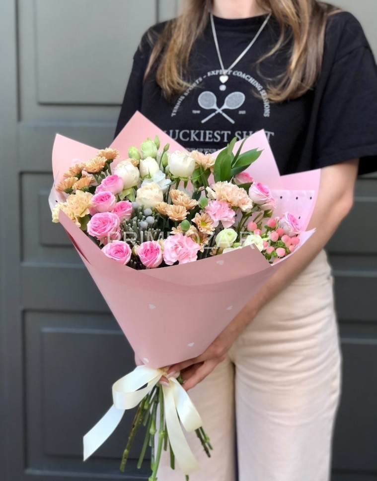 Цветы c доставкой во Владивостоке <br>Сборный букет с брунией #6664 