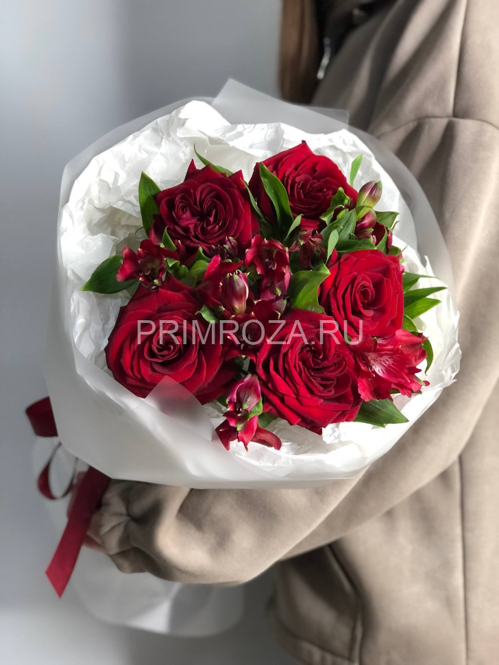 Цветы c доставкой во Владивостоке <br>Сборный букет с розой и альстромерией #О5423 