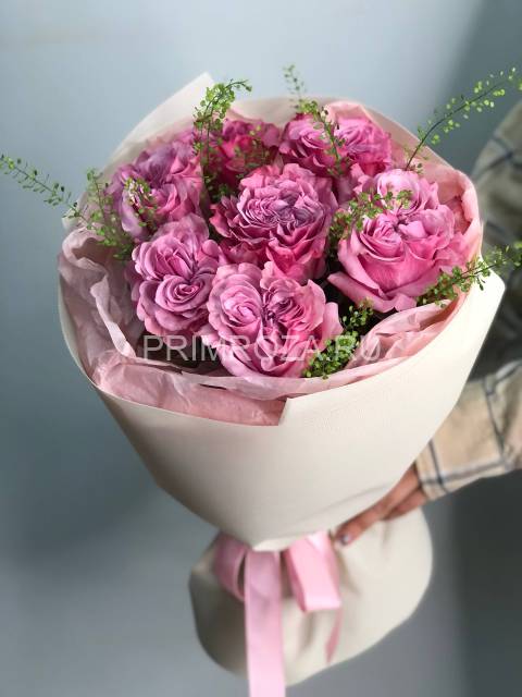 Букет пионовидных роз 