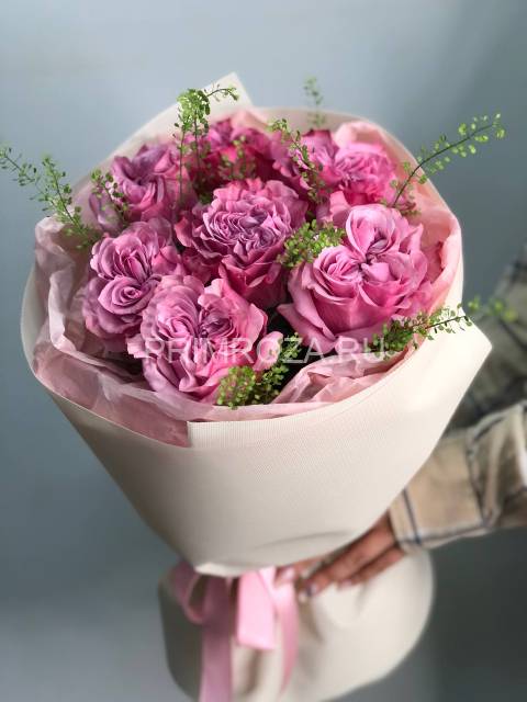 Букет пионовидных роз 