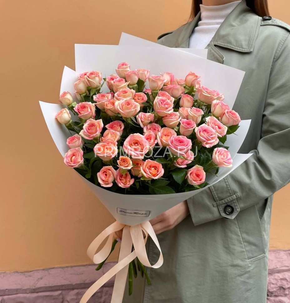 Цветы c доставкой во Владивостоке <br>#М09 Букет кустовых роз 