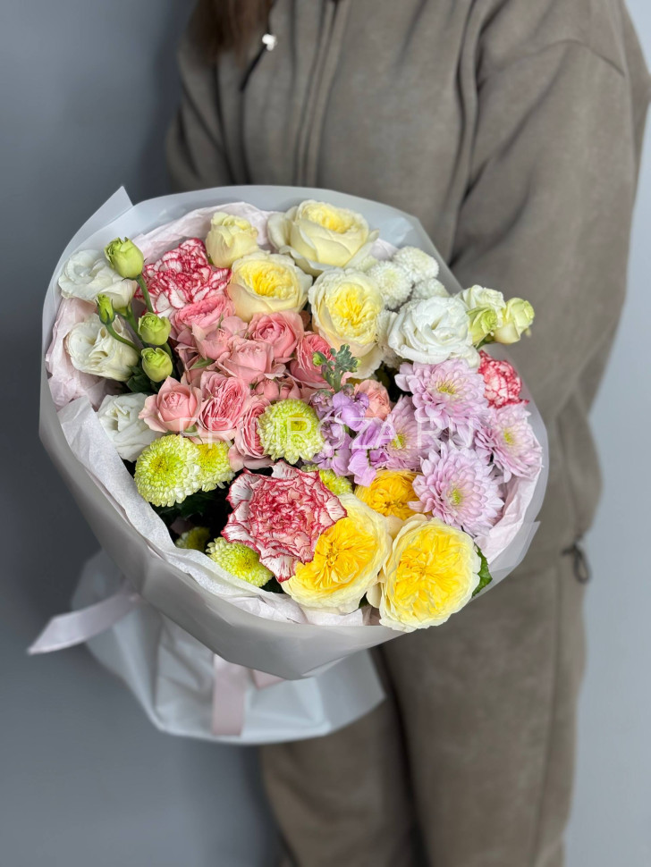 Цветы c доставкой во Владивостоке <br>Сборный букет в нежных оттенках 