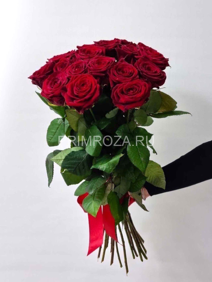 Букет из 17 красных роз 