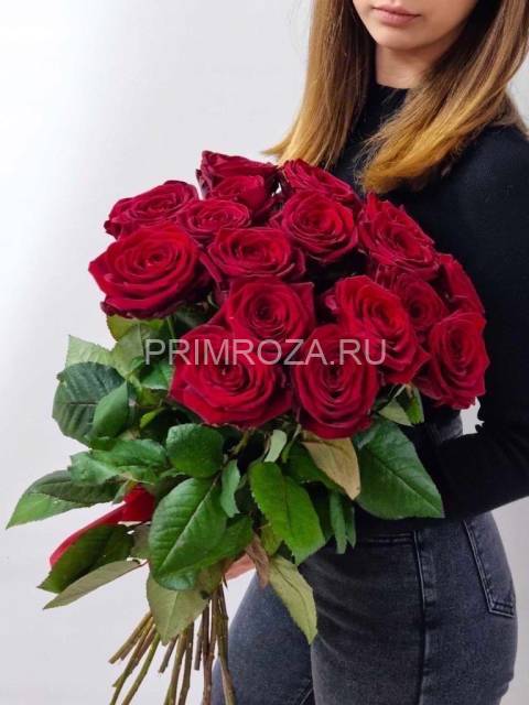 Букет из 17 красных роз 