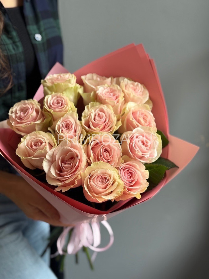Букет из 15 пудровых роз 