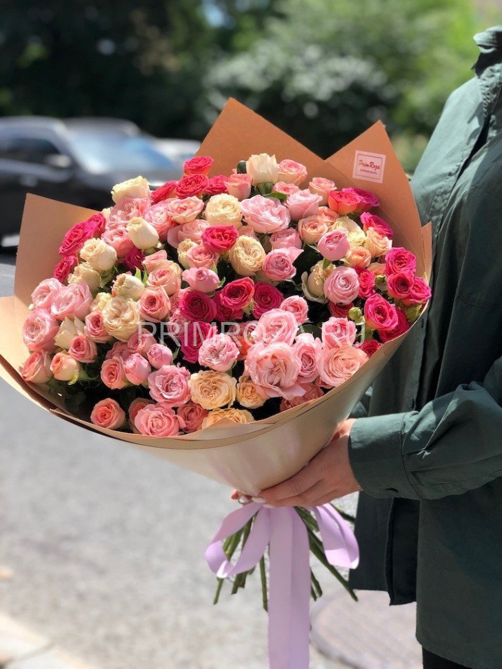 Цветы c доставкой во Владивостоке <br>Букет из 25 кустовых роз #R0056 3 