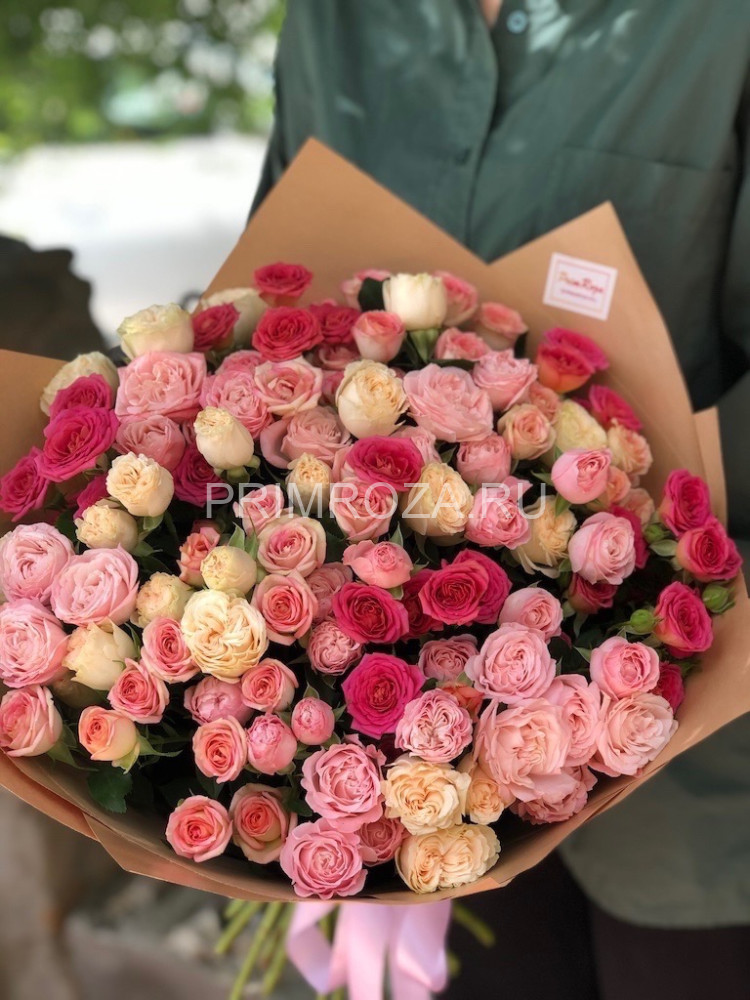 Букет из 25 кустовых роз #R0056