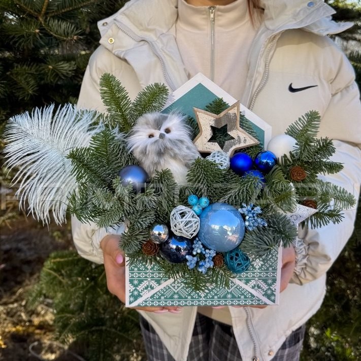 Цветы c доставкой во Владивостоке <br>Новогодняя композиция в декоративном конверте #NY3209 