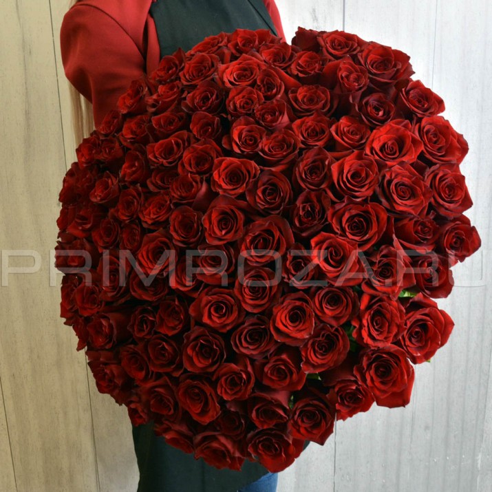 101 роза красная роза  доставка во Владивостоке Букет из 101 розы. Наличие товара уточняйте у консультанта. С радостью ответим на все вопросы. 