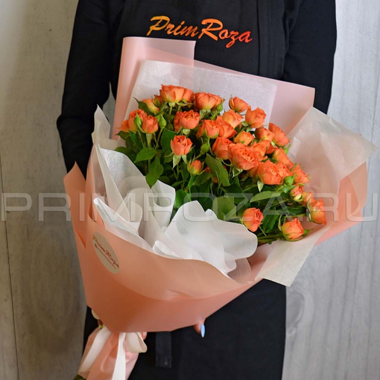 Букет из оранжевых кустовых роз