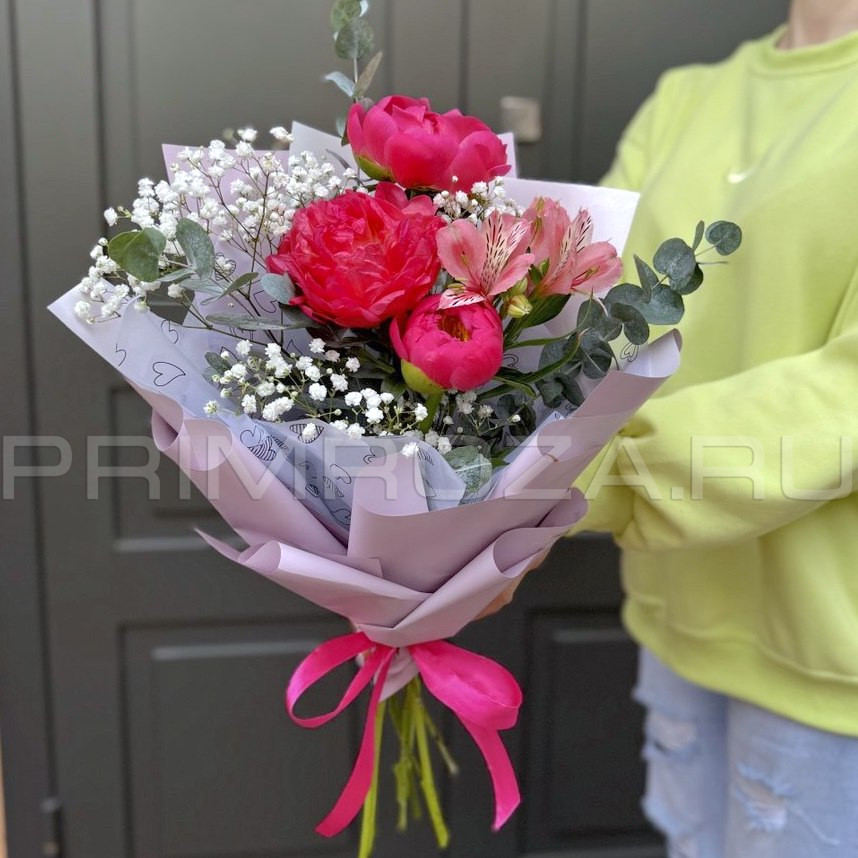 Цветы c доставкой во Владивостоке <br>Ассорти с пионами #P0125
