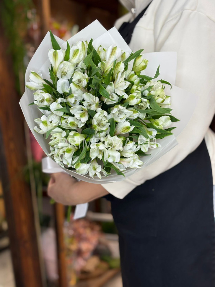 Цветы c доставкой во Владивостоке <br>Букет из 7 альстромерий 