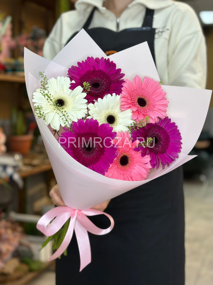 Цветы c доставкой во Владивостоке <br>Монобукет из 7 гербер  