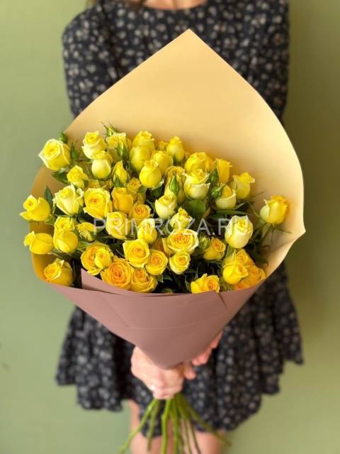 Букет из 9 кустовых роз 