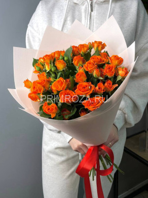 Букет из 11 кустовых роз 