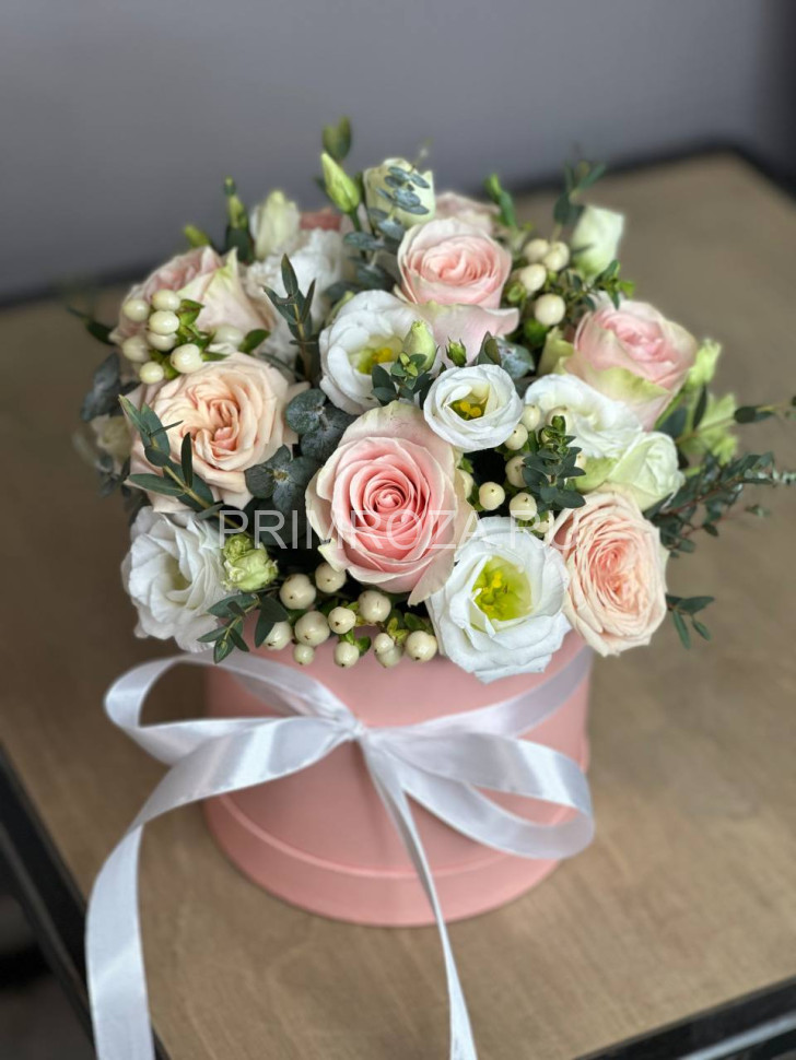 Цветы c доставкой во Владивостоке <br>Ассорти в коробке #V010 