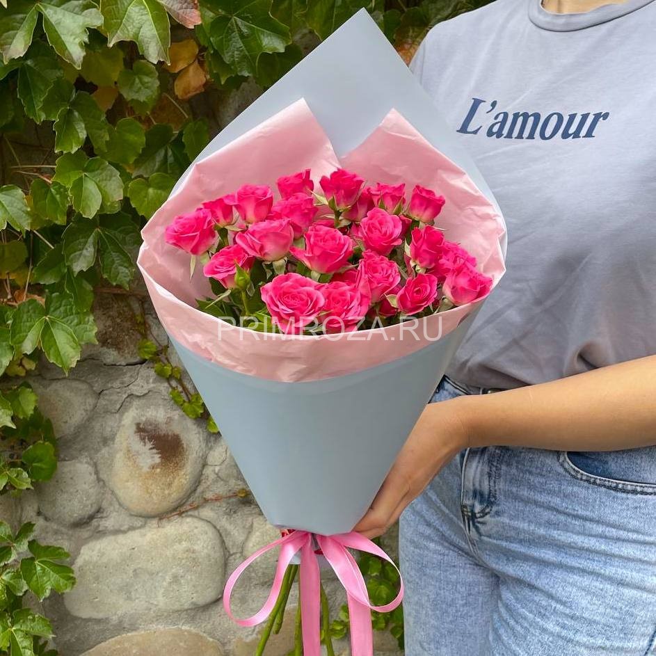 Цветы c доставкой во Владивостоке <br>#DV006 Букет-комплимент из кустовых роз 