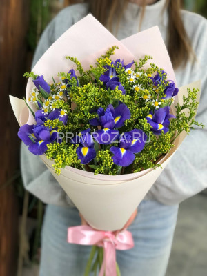 Сборный букет с ирисами #A5057